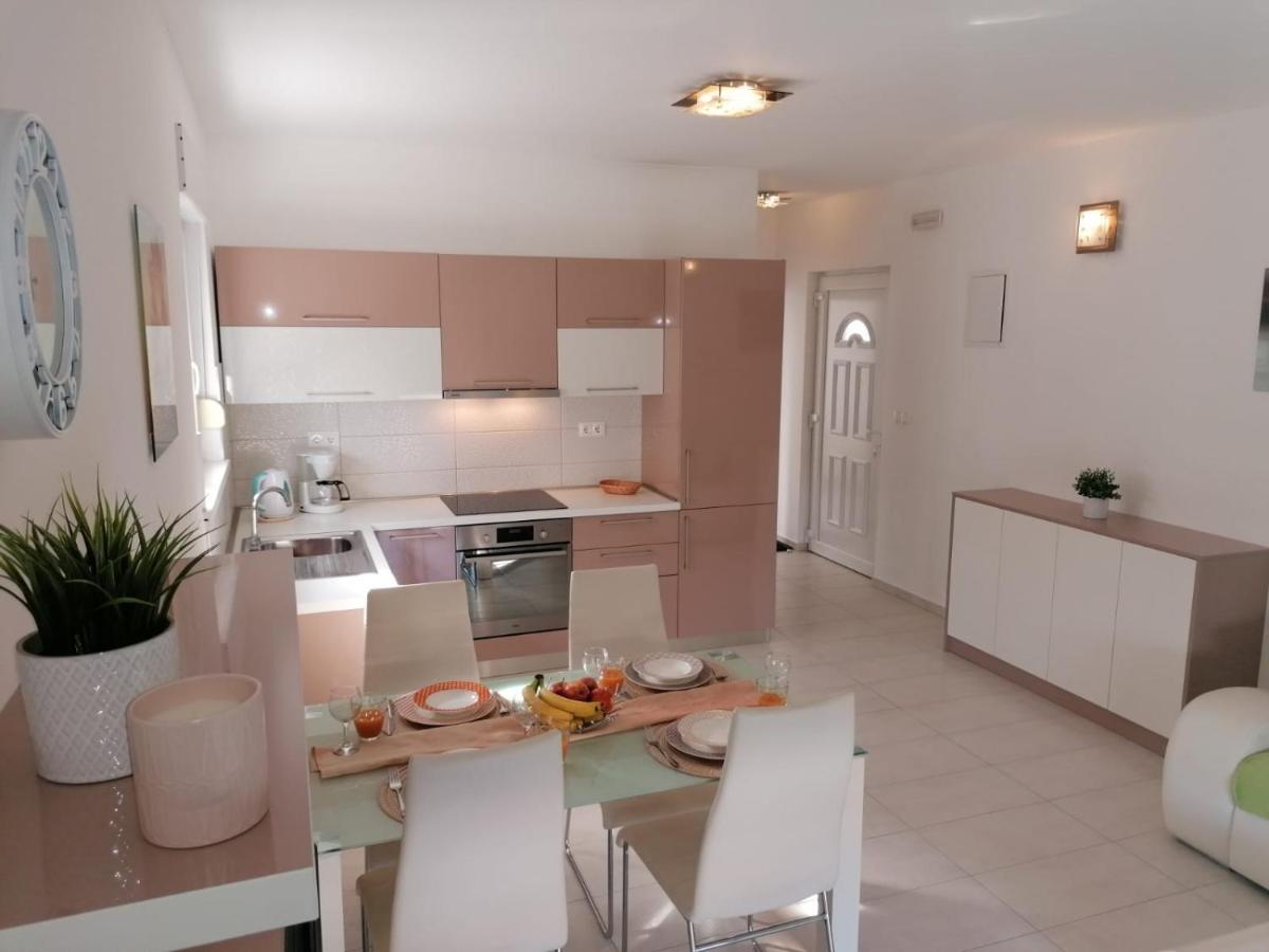 Apartment Mali San تروغير المظهر الخارجي الصورة